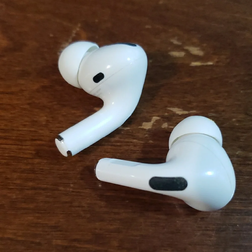 Apple AirPods Pro Gen 1 Wireless Earbuds with Yellow Case